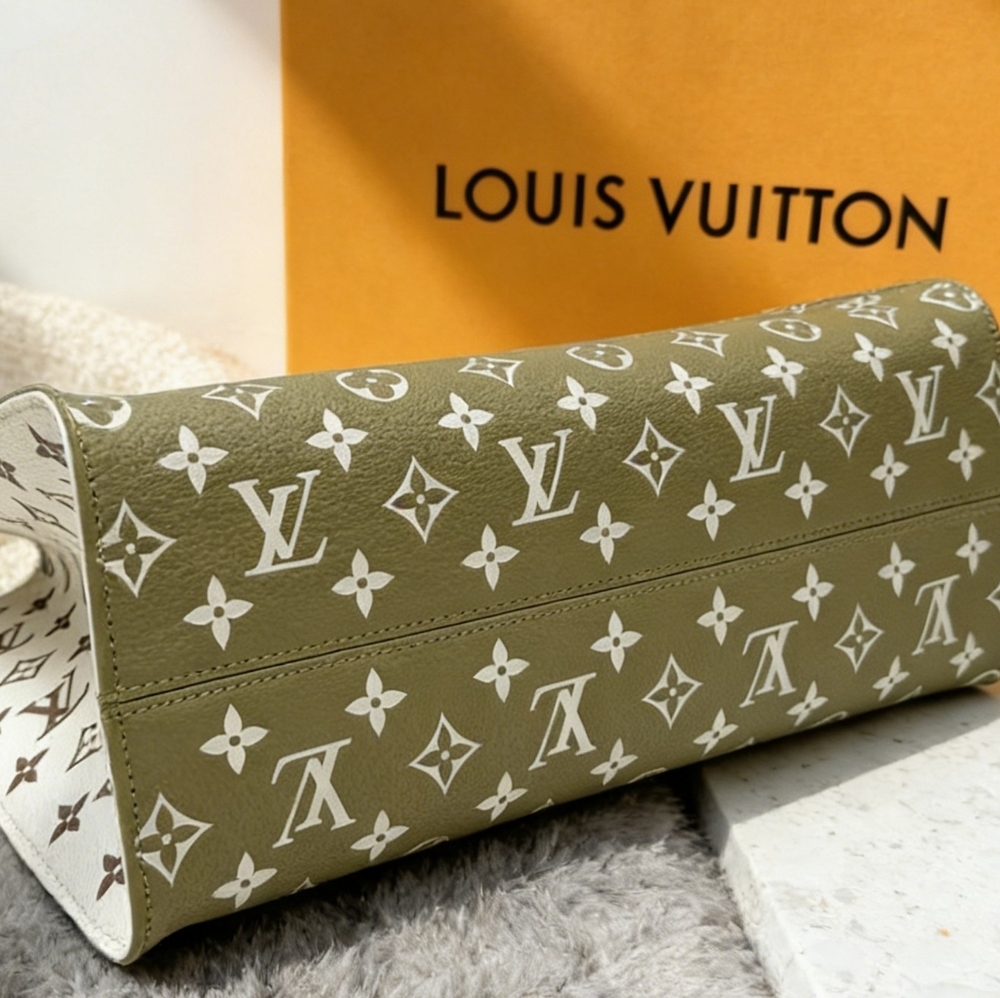 Louis Vuitton MM Green - Picture 4 of 7